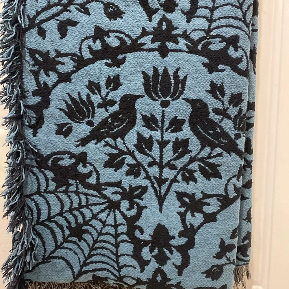 NWT. Cynthia Rowley, decorative throw blanket.